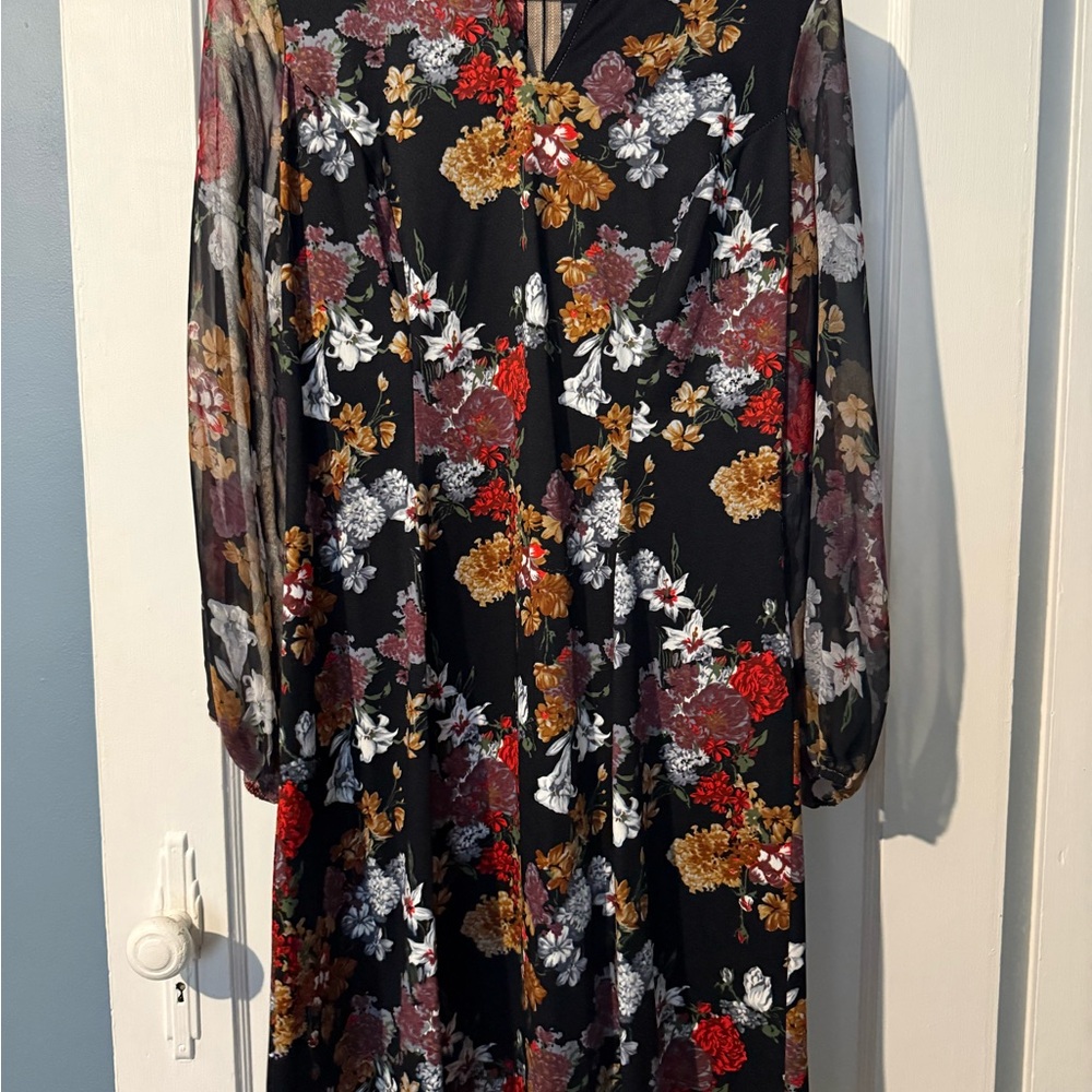 Black Floral V-Neck Long Sleeve Dress